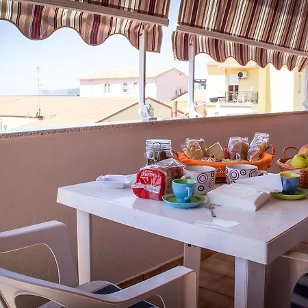 Bed and Breakfast White 2*